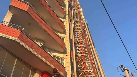 Mardin'de Apartman Yangını Söndürüldü