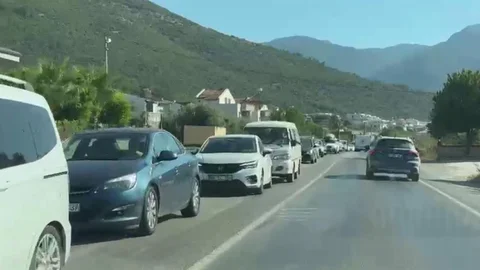 Kuşadası'nda Trafik Yoğunluğu Yaşandı