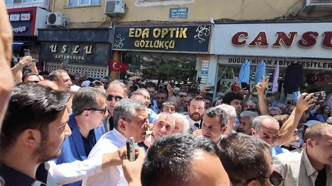 Özgür Özel Niğde'de Tehlikeli Anlar Yaşandı