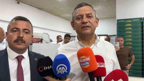 Özgür Özel: "Hizmet Yürüyüşünü Kimse Durduramaz"
