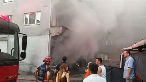Zonguldak'ta Boş Binada Yangın Çıktı