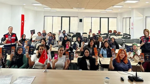 Kütahya'da Kadınlara KADES Eğitimi Verildi