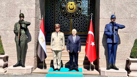 Milli Savunma Bakanı Güler Mısır'la Görüştü