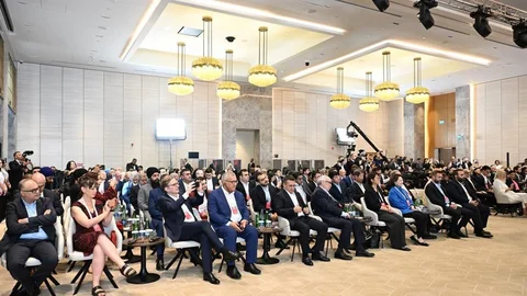Azerbaycan ile Türkiye İlişkileri Örnek Alınmalı