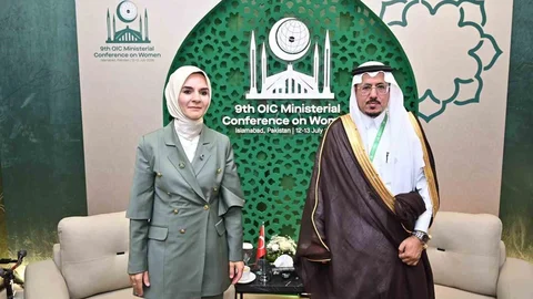 Bakan Göktaş İslamabad'da Konferansa Katıldı