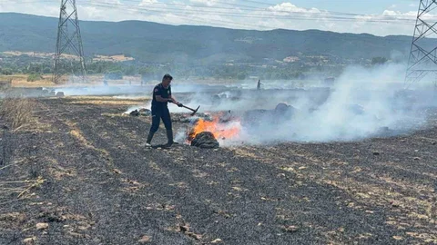 Çanakkale'de Tarım Arazisinde Yangın Çıktı