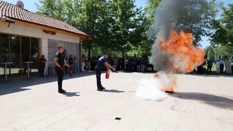 Selçuklu'da Uygulamalı Yangın Eğitimi Verildi