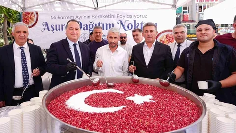 Manisa'da Glütensiz Aşure İkramı Yapıldı
