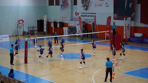 Gümüşhane'de Voleybol Müsabakaları Başladı