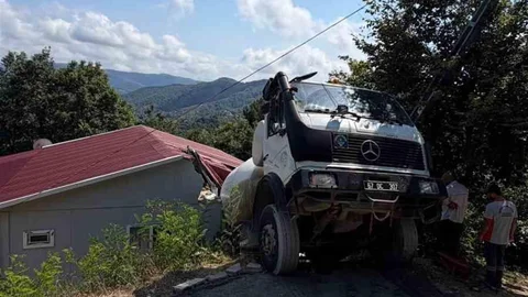 Zonguldak'ta Beton Mikseri Düşmesi