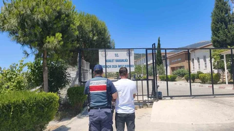 Hırsızlıktan 8 yıl cezası bulunan firari Kuşadası’nda yakalandı