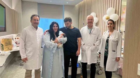 Yüksek riskli gebelik mutlu sona bitti, Barlas bebek dünyaya geldi