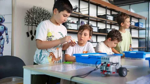 Efeler’de geleceğin yazılımcıları yetişiyor