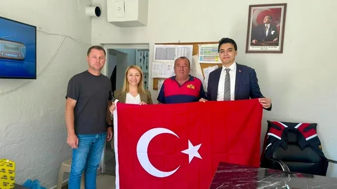 Bilecik'te Esnafa Bayrak Dağıtımı Yapıldı