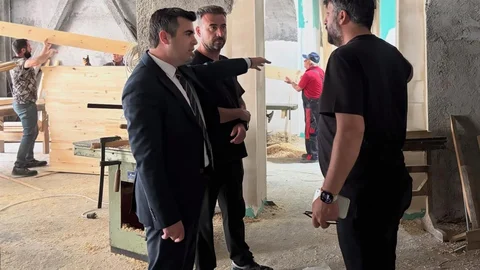 Susuz’da yeni Hükümet Konağı restorasyonu sürüyor: Kaymakam Öztürk çalışmaları yerinde inceledi