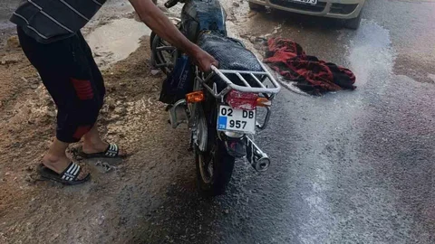 Besni’de motosiklet yangını korkuttu neden oldu