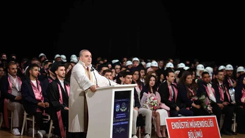 ERÜ’de 702 mühendis mezun oldu