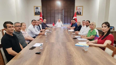 Tarsus'ta İlçe Metruk Binaları İzleme ve Değerlendirme Toplantısı Yapıldı