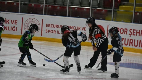 Erzurum'da Buz Hokeyi Turnuvası Sonuçlandı