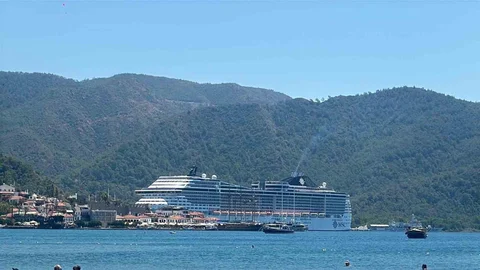 Marmaris'e Dev Yolcu Gemisi Geldi
