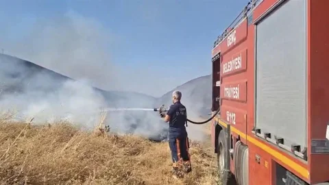 Bingöl'de Anız Yangınına Müdahale Devam Ediyor