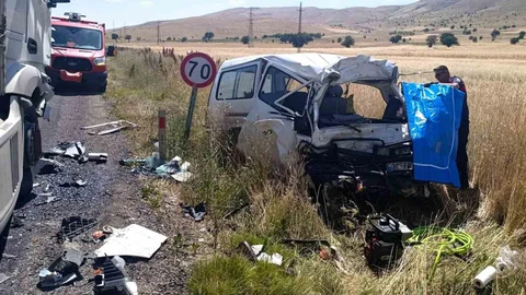 Afyonkarahisar'da Minibüs Kazası