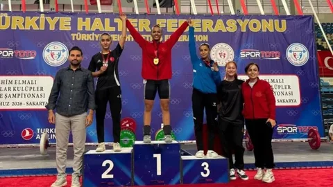 Sakarya'da İbrahim Elmalı Yıldızlar Kulüpler Türkiye Halter Şampiyonası Heyecanı