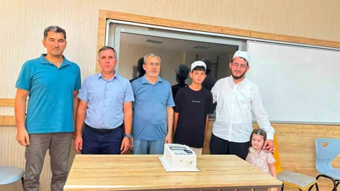 Burhaniye'de İlk Hafız Eğitimi Tamamlandı