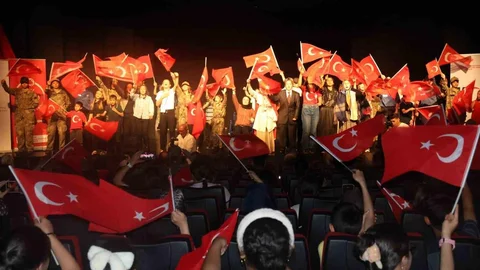 Erzurum'da 15 Temmuz Temalı Tiyatro Gösterisi
