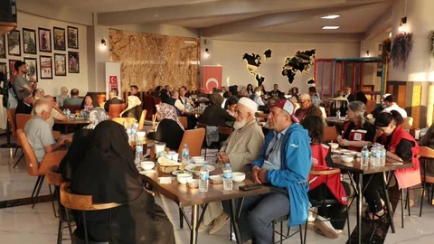 Bayburt'ta Şehit Aileleri İçin Yemek Düzenlendi