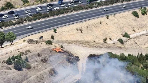 İzmir Buca'da Yangın Müdahalesi Devam Ediyor
