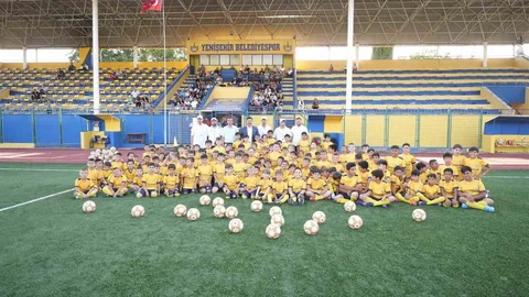 Yenişehir'de Yaz Spor Okulu Açıldı
