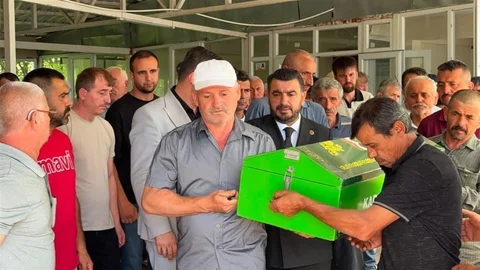 Karabük'te Yangında Hayatını Kaybeden Çocuk Toprağa Verildi