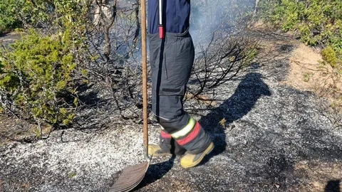 Bingöl'de Yol Kenarında Yangın Çıktı