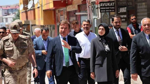 Erzincan'da Vali Aydoğdu Esnafla Buluştu