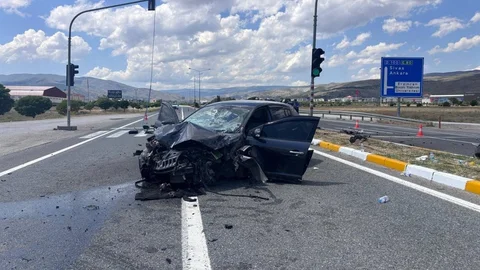 Erzincan'da Trafik Kazası Görüntülendi