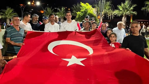 Bozyazı'da Selamlar Demokrasi ve Milli Birlik İçin Yükseldi