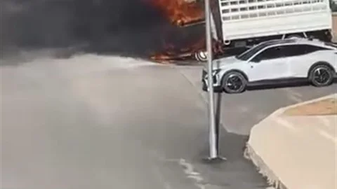 Elazığ'da Pikap Yangını