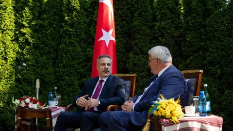 Hakan Fidan Ukrayna'da Görüşmelerde Bulundu