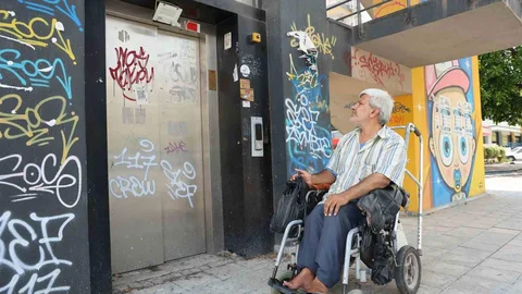 Adana'da Üst Geçitler Terk Edildi