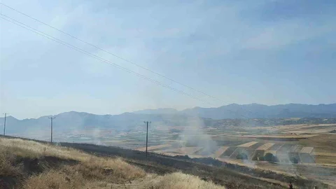 Elazığ'da Tarım Arazisi Yandı