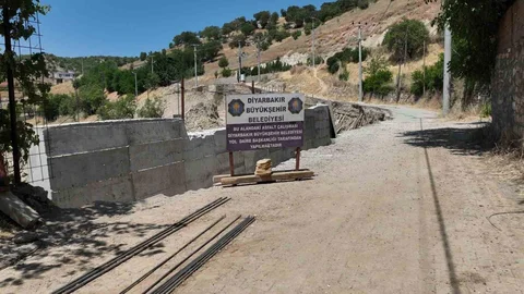 Diyarbakır Kırsalında Yol Yenileme Çalışmaları