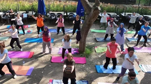 Efeler'de Açık Hava Yoga Etkinliği