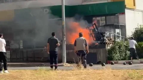 Siirt'te Atık Malzeme Yangını Söndürüldü