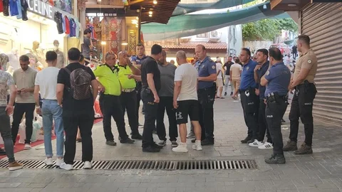 Kuşadası'nda Esnaf Kavgası Yaşandı