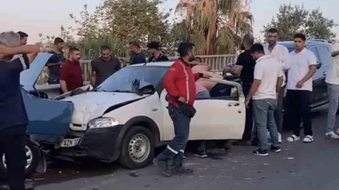 Tarsus'ta Zincirleme Trafik Kazası