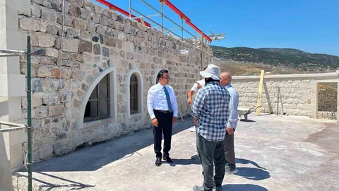 Kırıkhan'da Türbe Bakım Çalışmaları Devam Ediyor