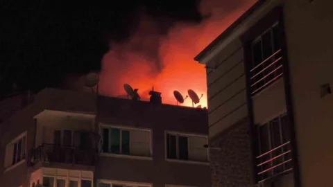 Denizli'de Çatı Yangını Panik Yarattı
