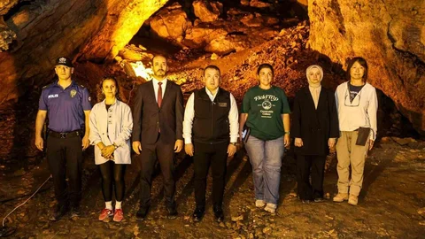 Bilecik'te 16 Bin 500 Yıllık Kazı İncelemesi