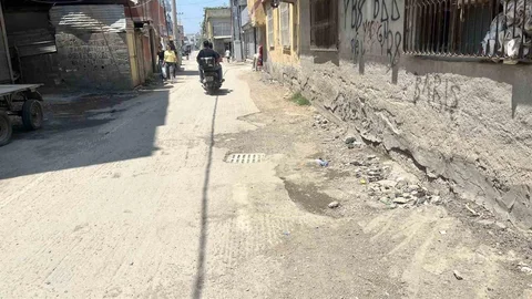 Adana'da Bozuk Yollar Tepki Topladı